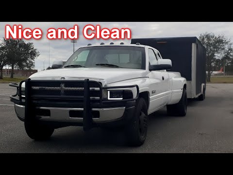 Видео: Установка фар DRL на RAM 3500 2001 года со светодиодными габаритными огнями Switchback