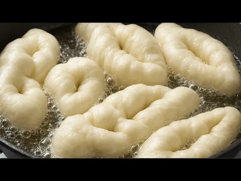 Видео: Натерла ЯБЛОКИ, смешала и пожарила:ВКУСНЯТИНА на завтрак для всейСЕМЬИ! Оладьи с Яблоками