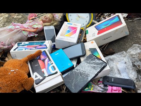 Видео: ВОССТАНОВЛЕНИЕ БРОШЕННОГО ТЕЛЕФОНА || Охота за сломанными телефонами на помойке
