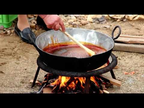 Видео: Мед от диня ( маджун ) - Watermelon Honey - How to prepare this Bulgarian Sweet?