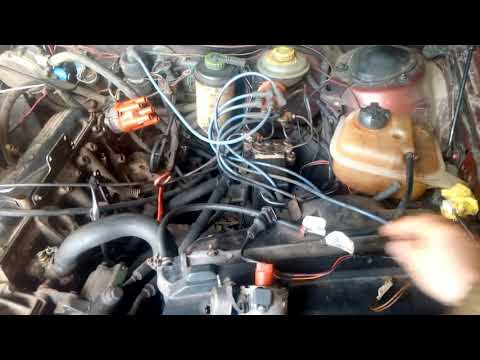 Видео: АУДИ 100 ПРОВАЛ ПРИ НАЖАТИИ НА ГАЗ