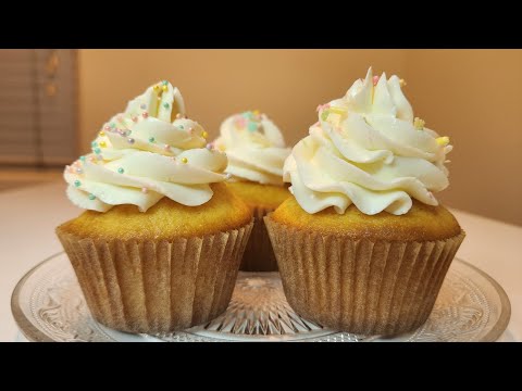 Видео: Аяган бялуу / Cupcakes / 컵케이크 (хамгийн энгийн жор)