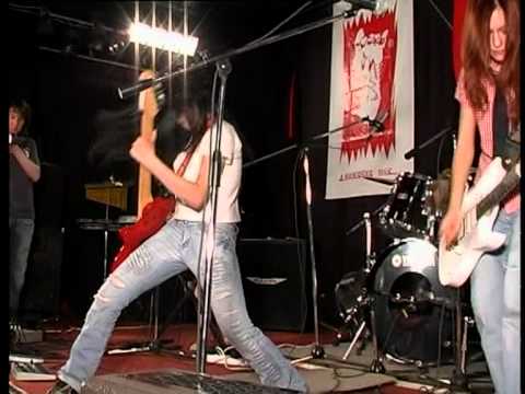 Видео: Ранетки -  Она одна (репетиция, 2006)