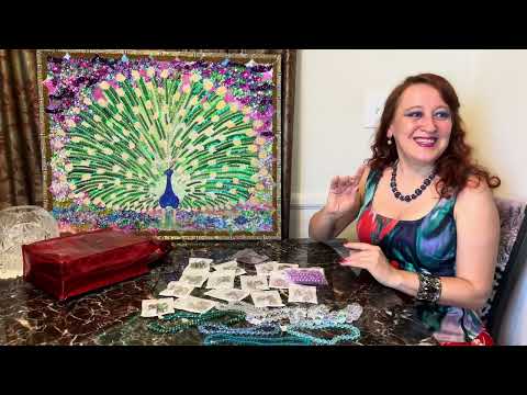 Видео: Стразы и бусы для вышивки картины Павлин 2. Купила новые материалы для рукоделия