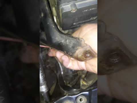 Видео: W 203 Замена патрубка теплообменника А6122031082