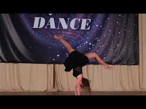 Видео: Молчи и обнимай меня крепче крутой танец