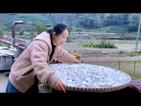 Видео: Миска крахмала из сладкого картофеля стала деликатесом, семья не знает его названия.