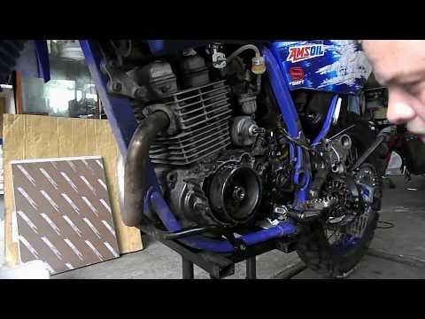 Видео: Замена обгонной муфты на мотоцикле Yamaha TTR250
