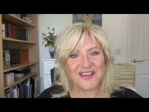 Видео: Макияж для 50+ . Все лицо CHANEL