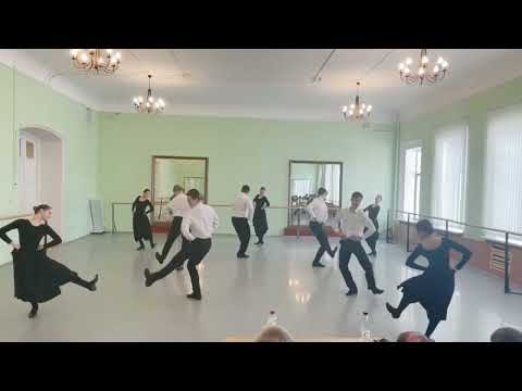 Видео: Средневековый танец: крестьянский бранль