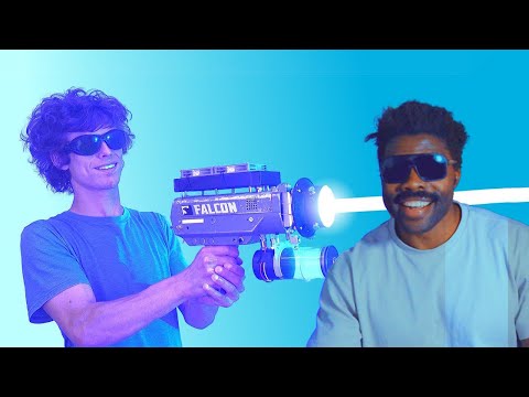 Видео: Он создал самый мощный в мире ручной лазер | Реакция The Chill Zone