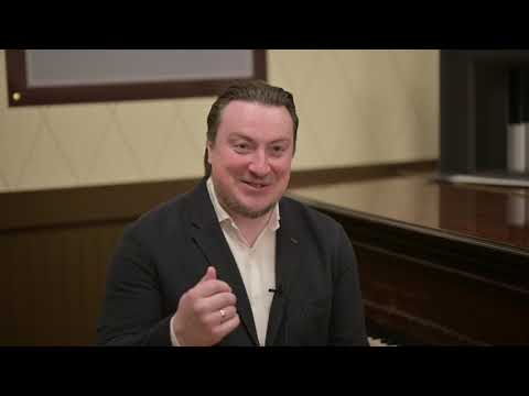 Видео: "Весёлая вдова" в Театре оперетты. Рассказывает Константин Хватынец