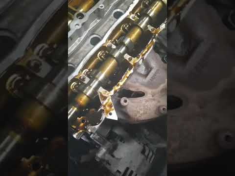 Видео: Ремонт пежо 207, замена прокладки ГБЦ , ГРМ.