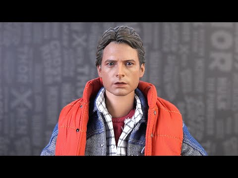 Видео: Обзор фигурки Marty McFly (Hot Toys)