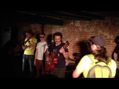 Видео: Jah Division — Кубана + Децл aka Le Truk — Потабачим (live @ Гегель / 11.05.2013)