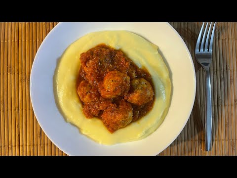 Видео: Пюре с тефтелями в томатном соусе!