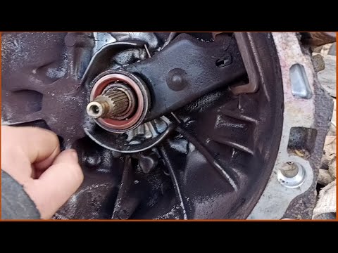 Видео: KiA Spectra КАК СНЯТЬ МЕХАНИЧЕСКУЮ КОРОБКУ ПЕРЕДАЧ