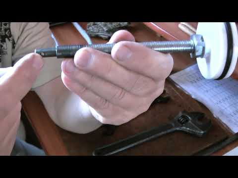 Видео: Ремонт автомобильного ножного насоса