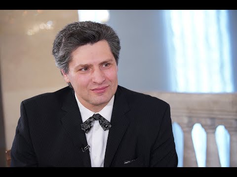 Видео: Оперный певец Владимир Громов о работе в Большом театре Беларуси