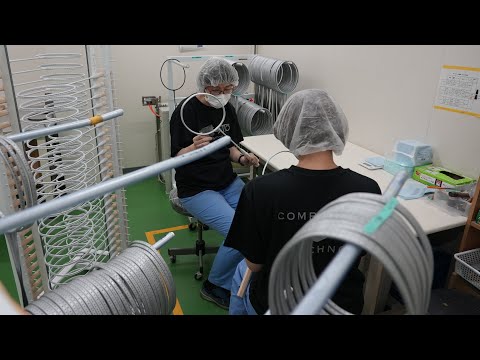 Видео: Процесс изготовления ракеток для бадминтона. Удивительное мастерство! Японский завод-производитель.