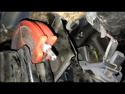 Видео: Проблеми з переключенням передач Ford Sierra.  Трос щеплення - заміна.