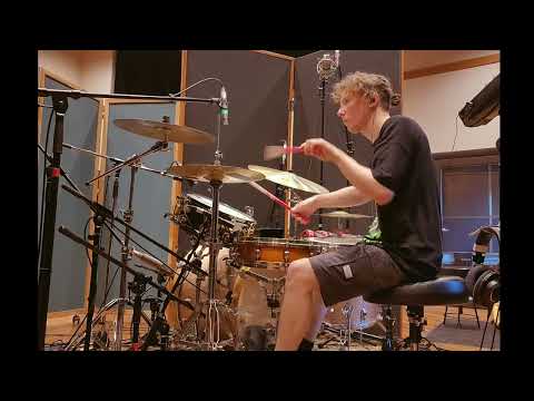 Видео: Олег Шунцов - Mr. Prince (feat. Юрий Каспарян, Тимур Некрасов, Виктор Савич)