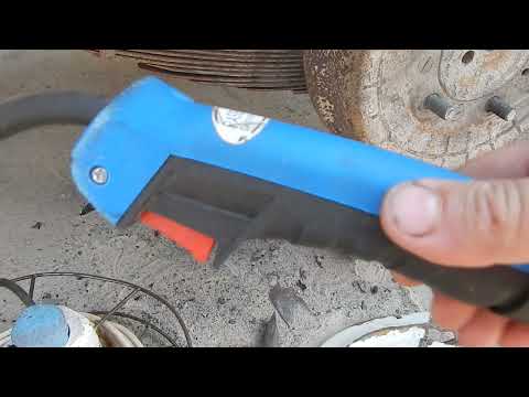 Видео: ГАЗ 21 ,,АННА,, начало сварочных работ