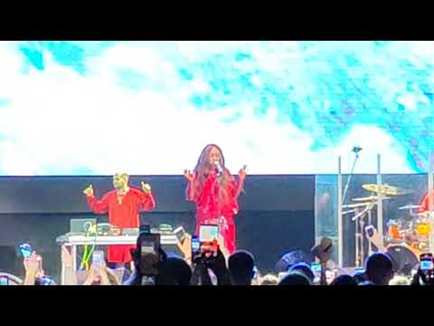 Видео: Мари Краймбрери – AMORE