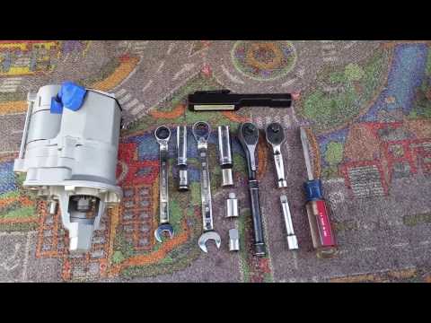 Видео: Замена стартера для каравана 3.3/3.8 л с 1999 по 2004 год, часть 1