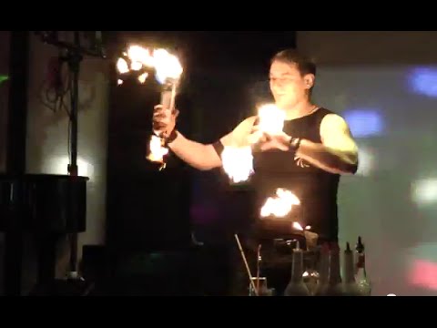 Видео: Бармен-шоу (флейринг): Евгений Асоцкий. Смотреть видео онлайн.