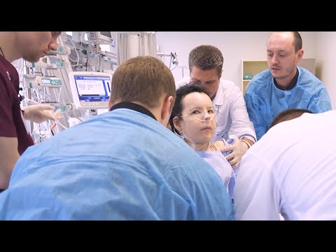 Видео: НОВОЕ ТЕЛО. Документальный фильм о хирургическом лечении деформации позвоночника у пациентки со СМА
