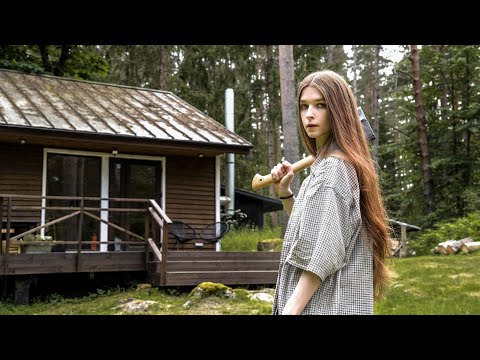 Видео: Живу одна в Хижине в Лесу | Как тут всё устроено?