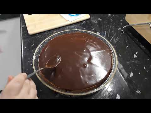 Видео: Торт из покупных коржей// торт без выпечки