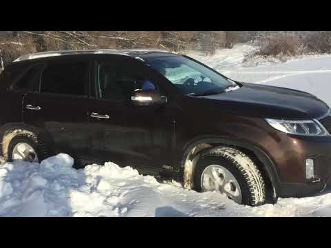 Видео: Kia Sorento, LandRover и Niva на оффроуде