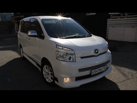 Видео: Toyota Voxy - Обзор самого тихого микроавтобуса