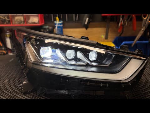 Видео: Toyota Crown Kluger 2022 - ремонт корпуса и стекла фары после дтп. До/ После