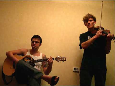 Видео: Квартирник 2002 год в Петрозаводске - Илья "Черт" Кнабенгоф и Макс "Йорик" Юрак (группа "Пилот")