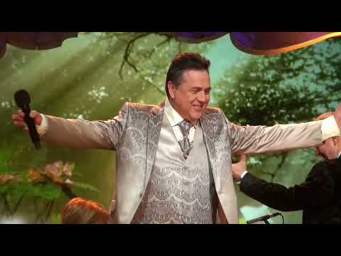 Видео: "Влюбленная весна" - Ренат Ибрагимов