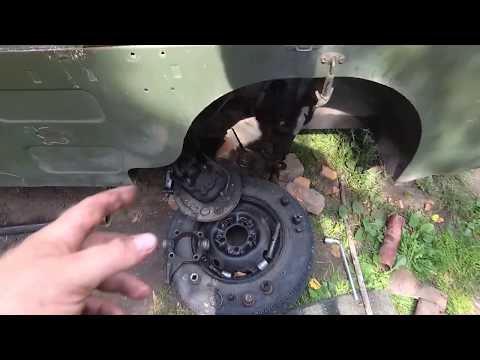 Видео: Луаз 967 замена шкворни и рулевого наконечника (без опыта)
