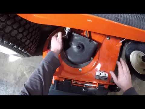 Видео: Установка деки косилки на Kubota GR2120