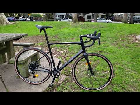 Видео: Небольшой обзор BMC Road Machine X