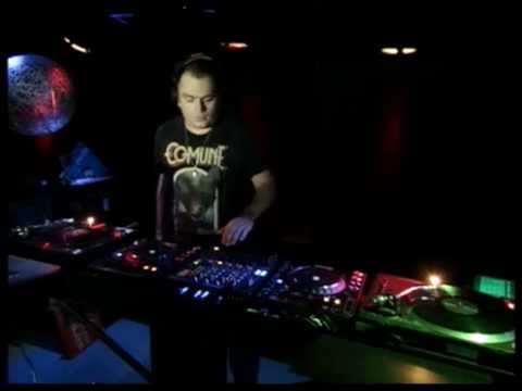 Видео: DJ Град - TOP DJ Live (14-04-2011)