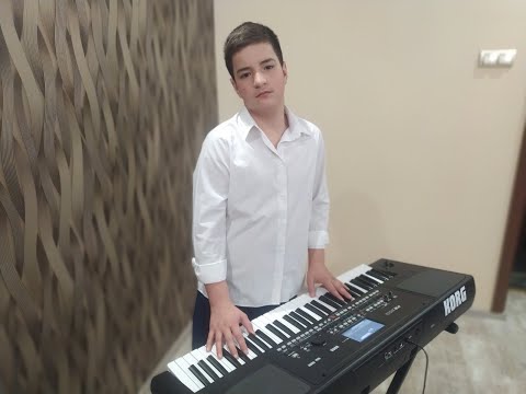 Видео: Lian Ross - Say You'll Never на синтезаторе Korg