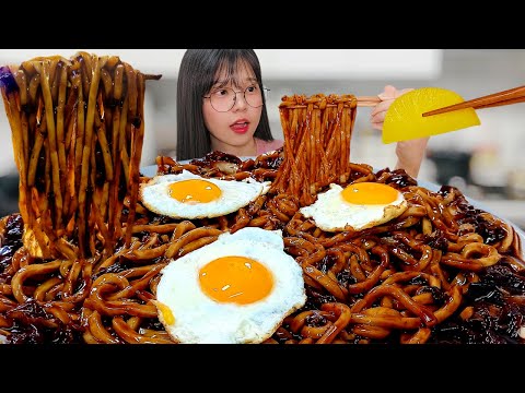 Видео: Это вкуснее, чем Ччачжанмён!👍Удон ЧчачжанмёнKorean eating show mukbang