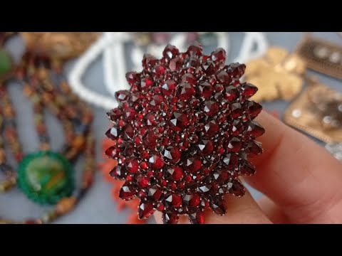 Видео: 17.Вінтажні прикраси з блошиних ринків, #гранат #vintagebrooch #czechjewelry #намисто #antique 