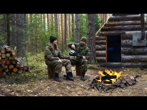 Видео: ХИЖИНА В ЛЕСУ | КАТЯ КОЛЕТ ДРОВА | 24 ЧАСА В ЛЕСУ