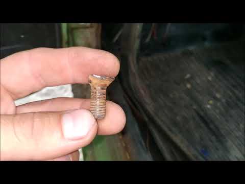 Видео: Как открутить закисшие болты в дверях ваз