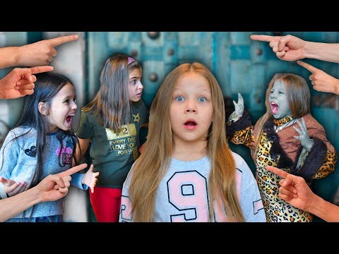 Видео: РОДИТЕЛЬСКИЙ ДЕНЬ в лагере! Вампир вместо Ксюши! Что теперь будет??? Лагерь Благородных Девиц!