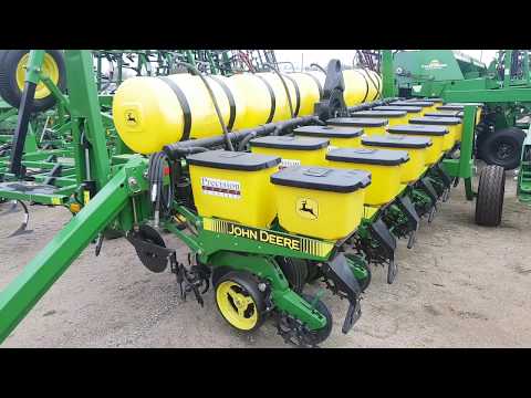 Видео: сеялка точного высева John Deere 7200 8 рядов precision planting