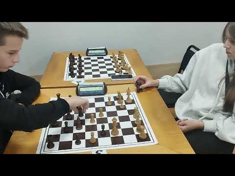 Видео: Зайвий пішак не допоміг